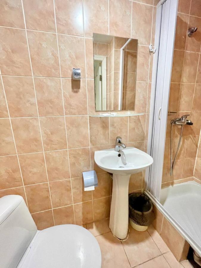 Hotel 7F Киев Екстериор снимка