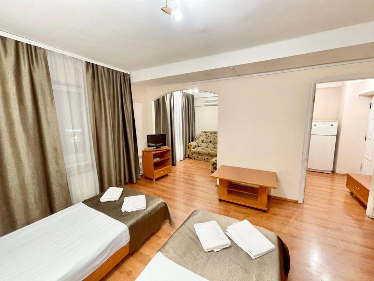 Hotel 7F Киев Екстериор снимка