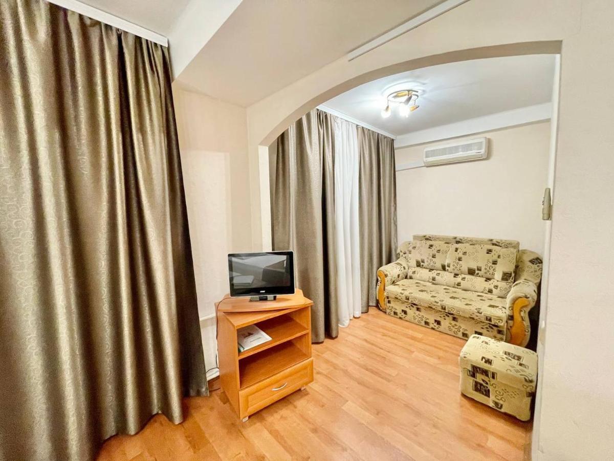 Hotel 7F Киев Екстериор снимка