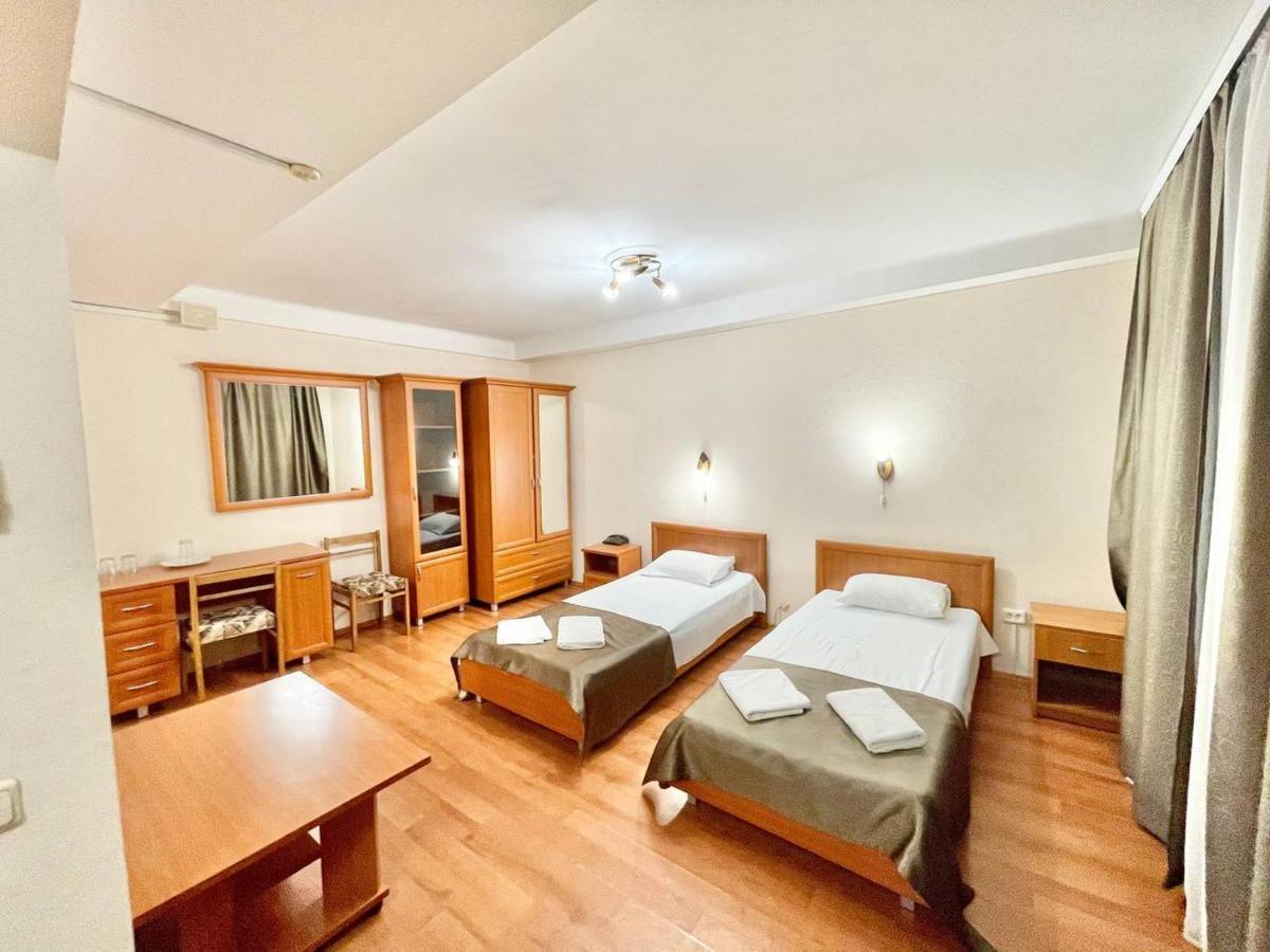Hotel 7F Киев Екстериор снимка