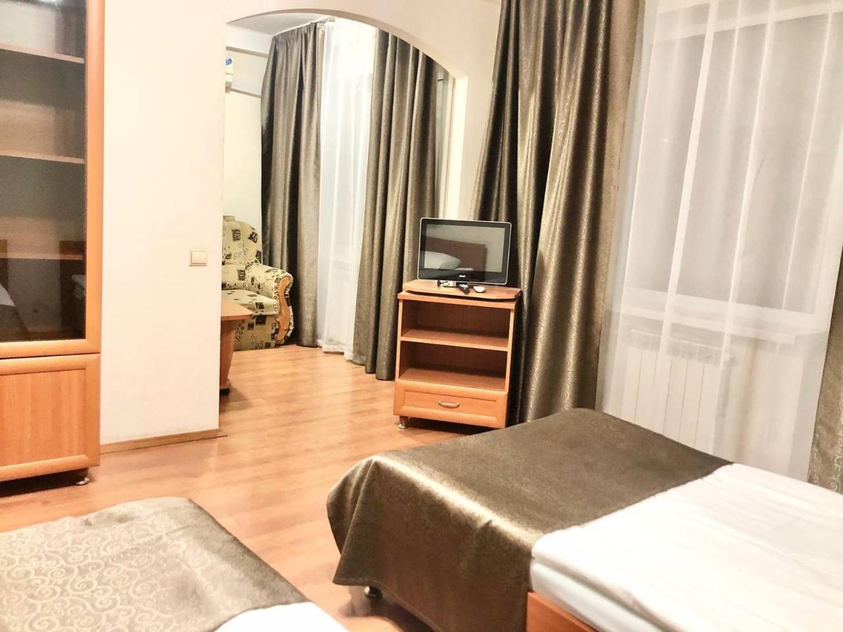 Hotel 7F Киев Екстериор снимка