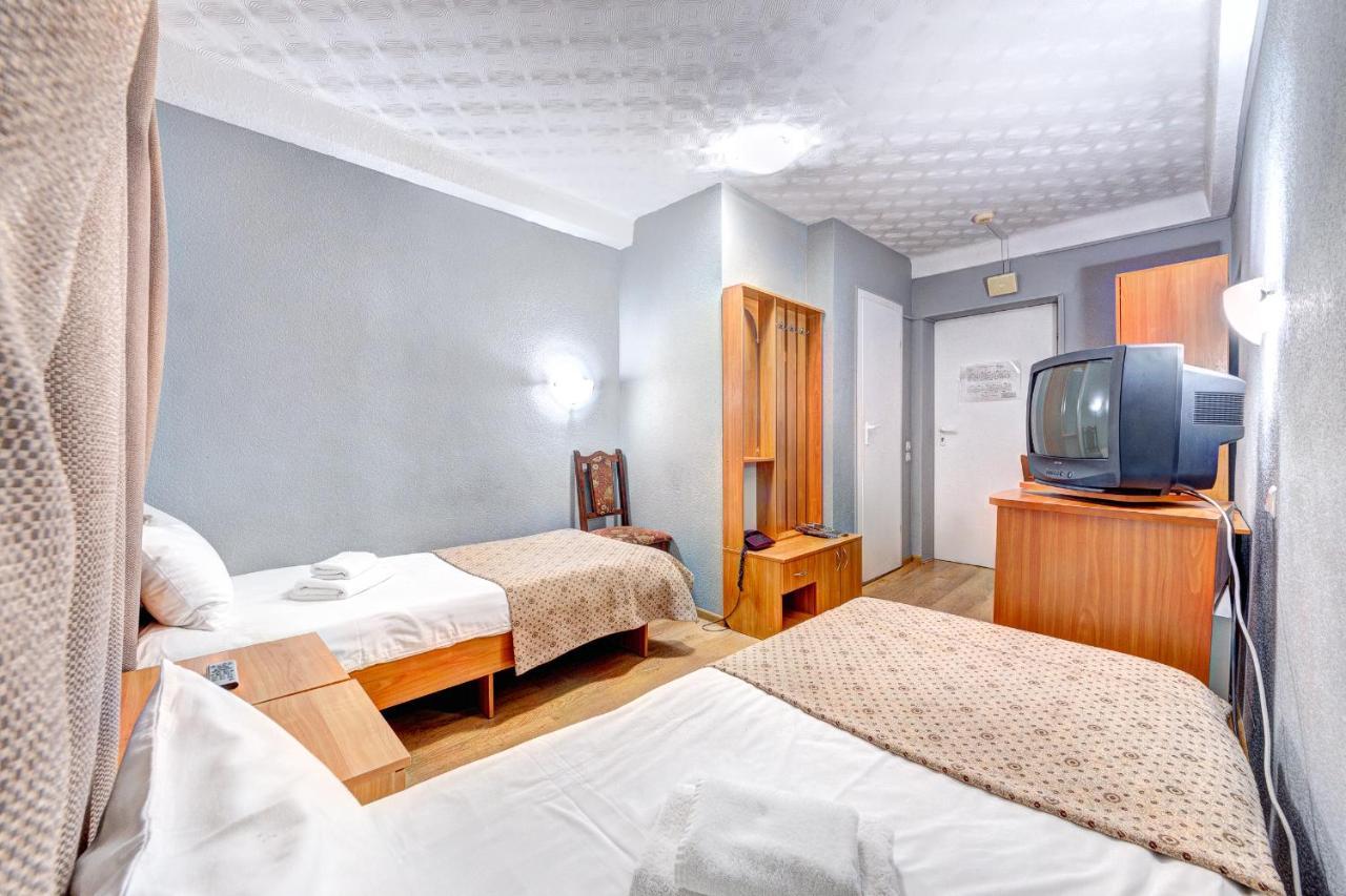 Hotel 7F Киев Екстериор снимка