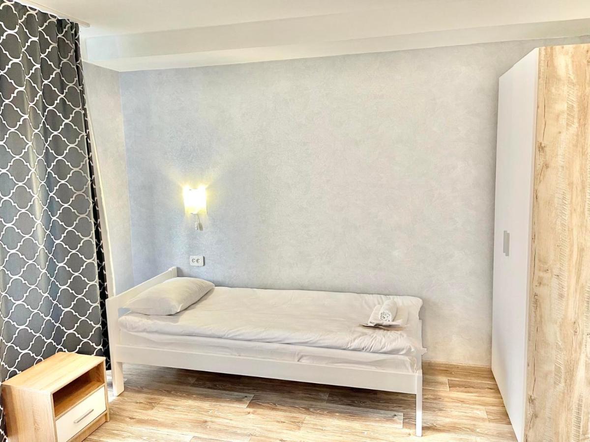 Hotel 7F Киев Екстериор снимка